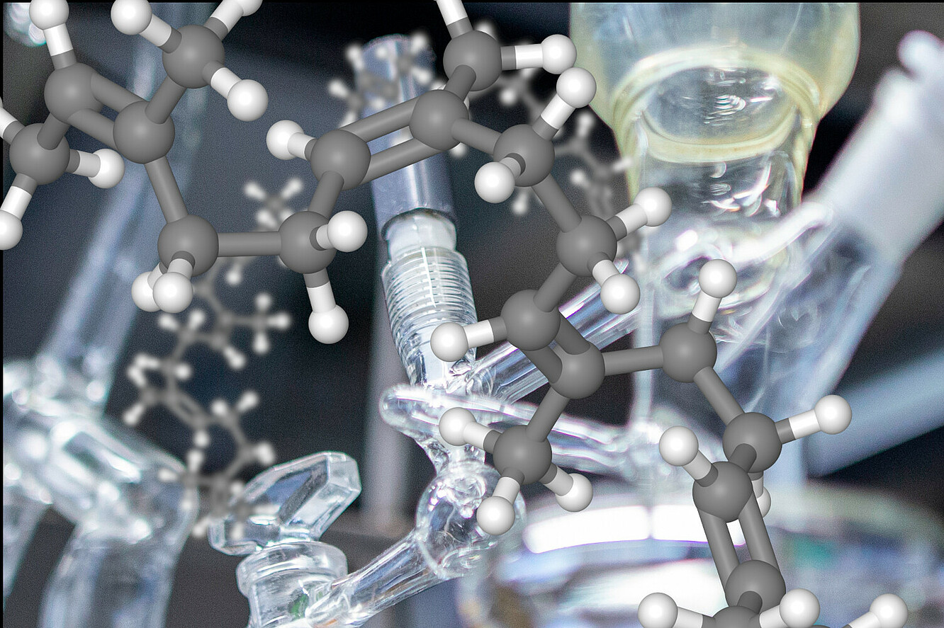 Molekülstruktur von Polymerkette vor Glaspparaturen
